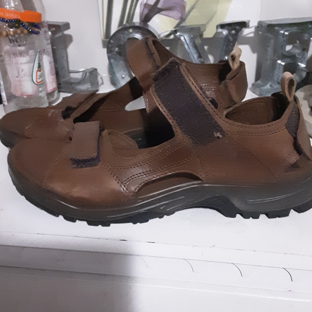 Shoes - Picture 2 of 3